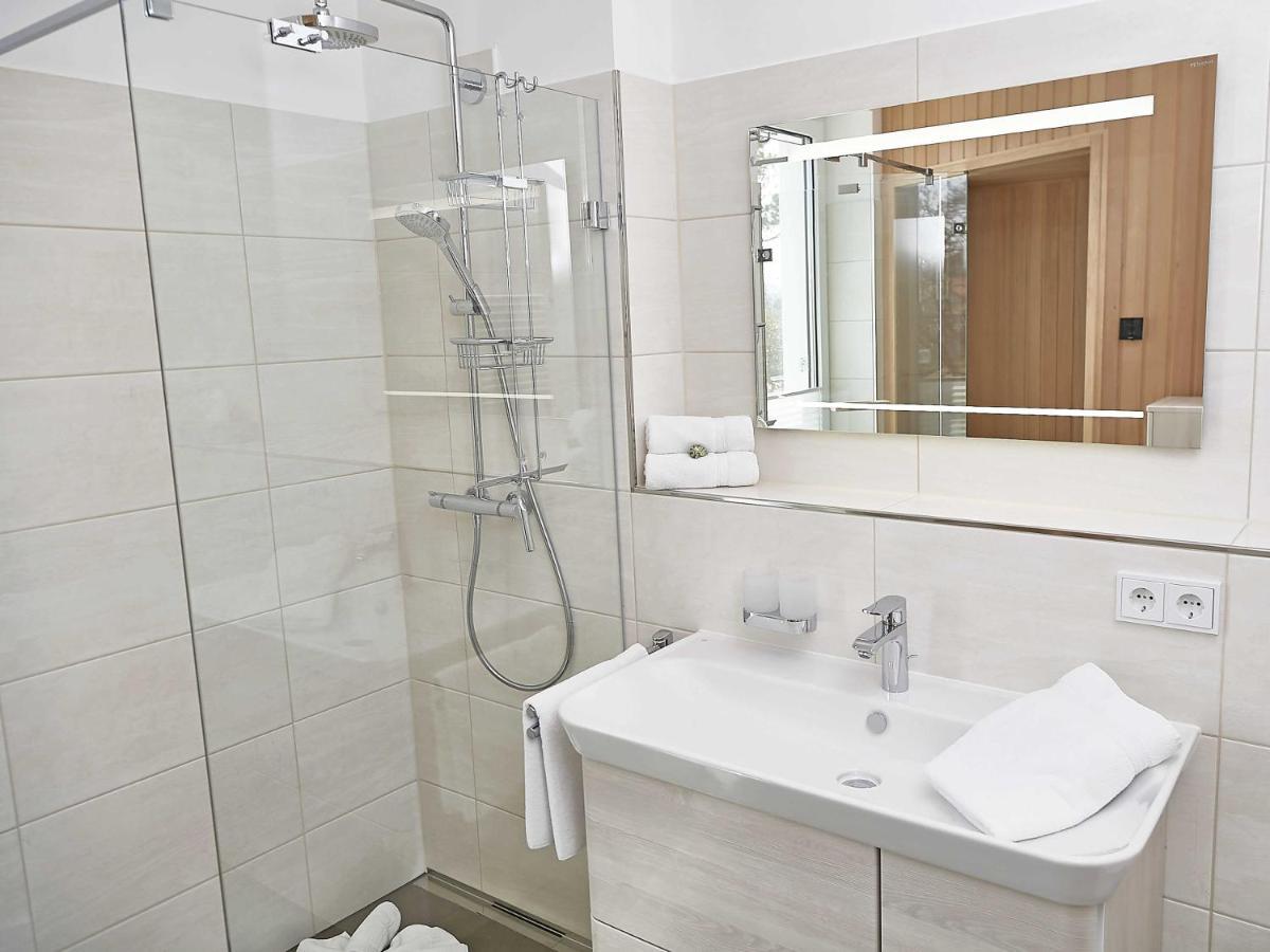 Vogue F652 Wg 15 Mit Sauna, Balkon Und Meerblick