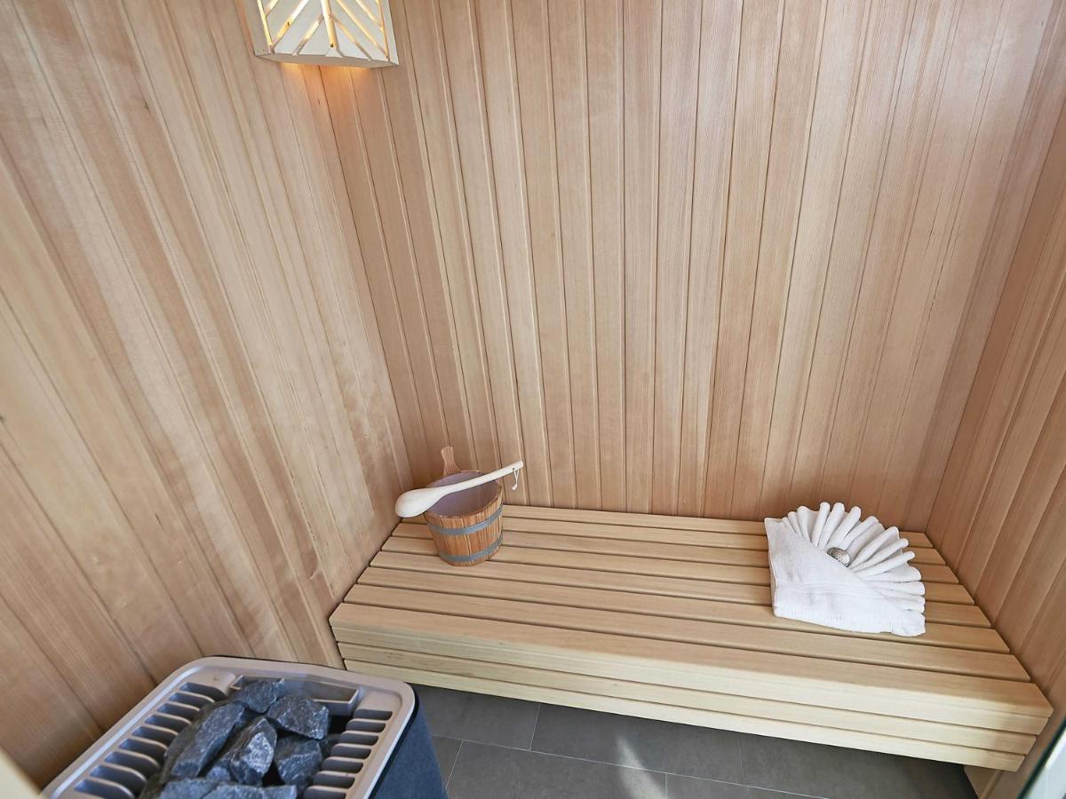 Vogue F652 Wg 15 Mit Sauna, Balkon Und Meerblick